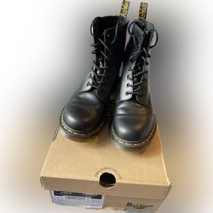 Dr Martens 1460s womens